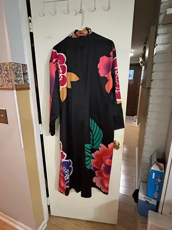 Misa Hylton and INC collaboration Floral Kimono Robe with Bold Multicolor Print - Picture 7 of 9